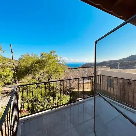 Kazdaglarinda Manzarali Tatil Ve Koey Evi Ayvacik (Canakkale)