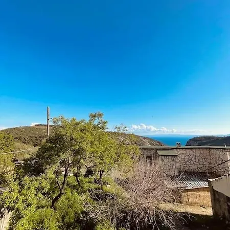 Kazdaglarinda Manzarali Tatil Ve Koey Evi