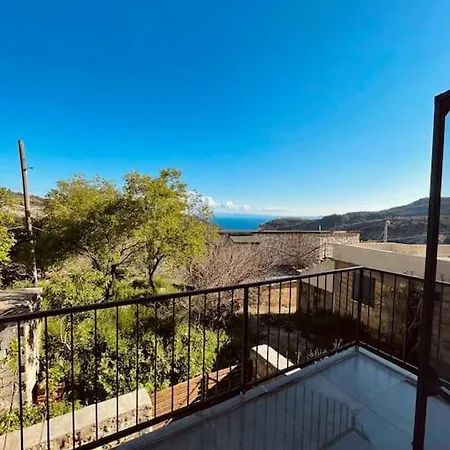 Kazdaglarinda Manzarali Tatil Ve Koey Evi Ayvacik (Canakkale)