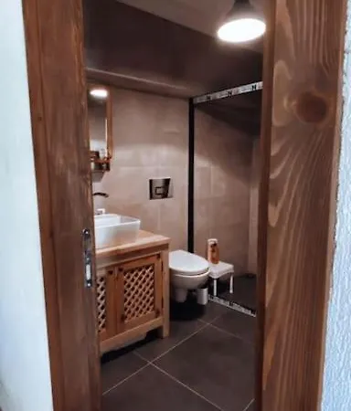 Kazdaglarinda Manzarali Tatil Ve Koey Evi Ayvacik (Canakkale)
